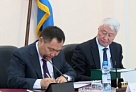 Глава Тувы подписал закон о республиканском бюджете на 2014-2016 годы